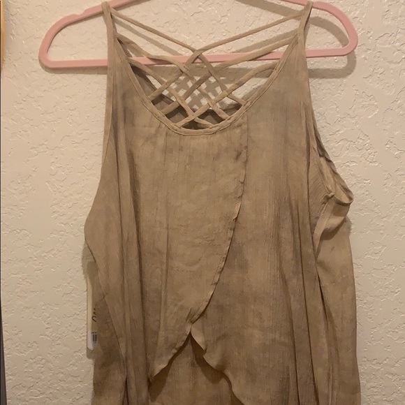 Top - Picture 2 of 2